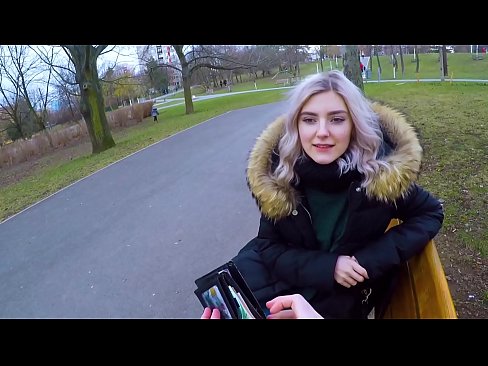 ❤️ Para için bir yabancının sıcak boşalmasını yutar - parkta Eva Elfie tarafından oral seks Porno tr.kutjeporno.ru
